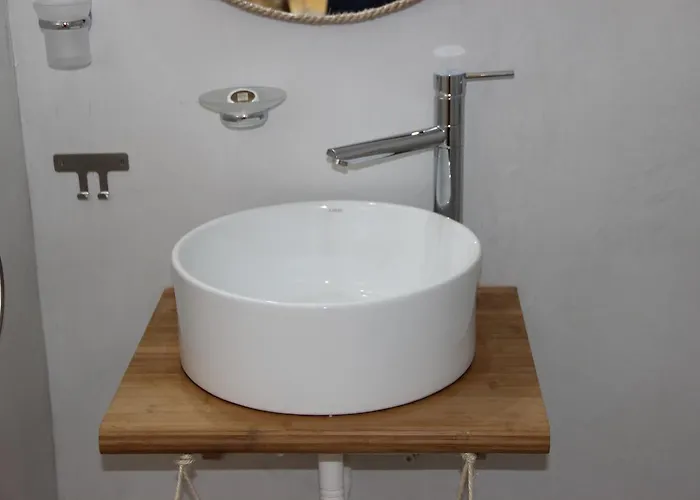 Gerania Milos Adamantas (Milos)