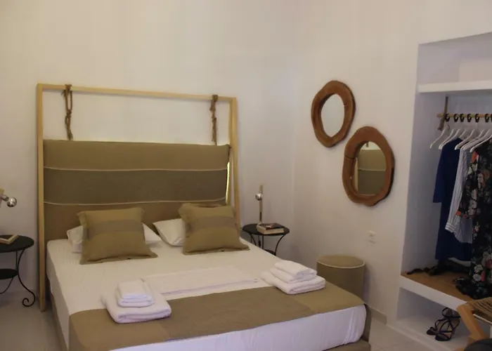 Gerania Milos * Adamantas (Milos)