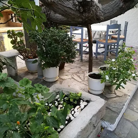 Gerania Milos Adamantas (Milos)