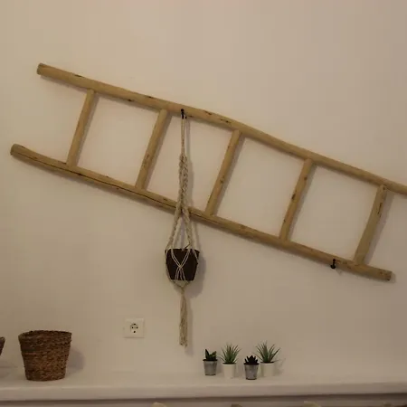 Gerania Milos Adamantas (Milos)