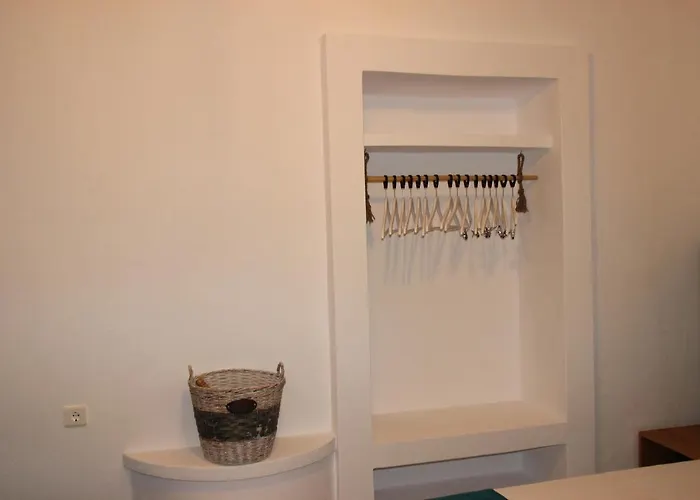 Gerania Milos Adamantas (Milos)